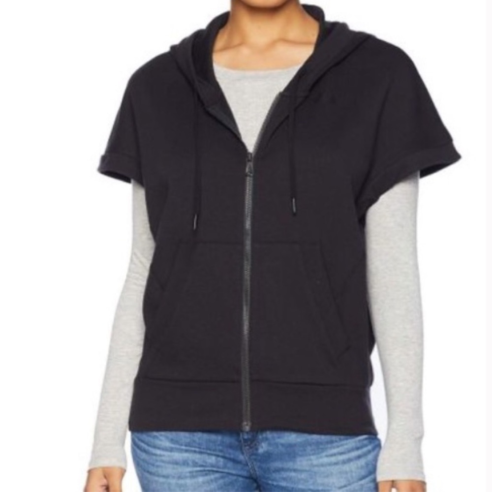 The North Face | Train Logo N Short Sleeve Jacket